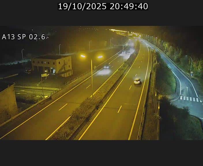 Traffic live webcam Luxembourg Sanem - A13 direction Pétange - BK 2.6