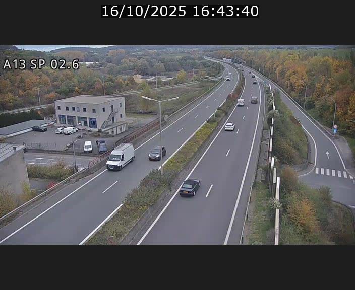 Traffic live webcam Luxembourg Sanem - A13 direction Pétange - BK 2.6