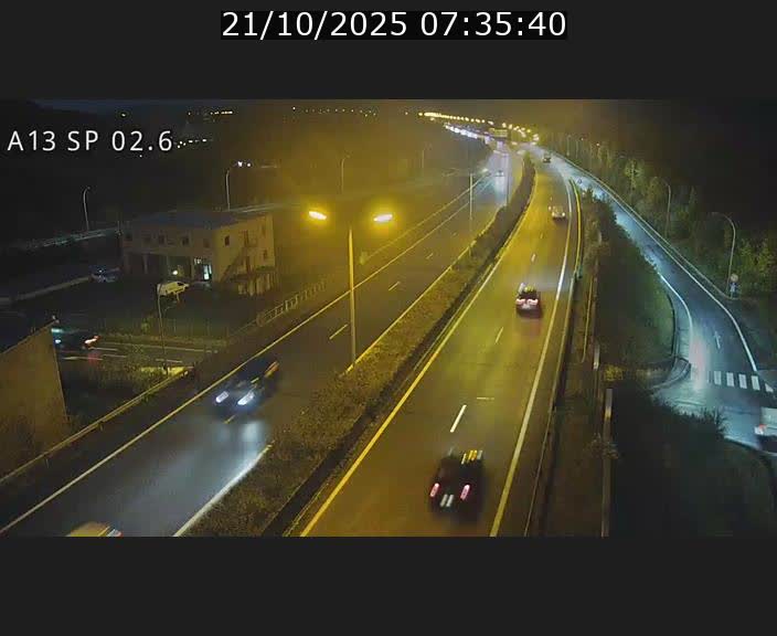 Traffic live webcam Luxembourg Sanem - A13 direction Pétange - BK 2.6
