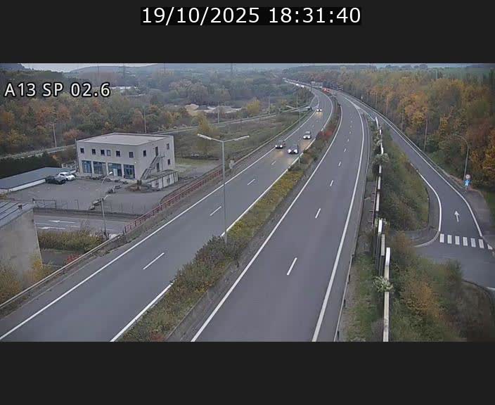 Traffic live webcam Luxembourg Sanem - A13 direction Pétange - BK 2.6