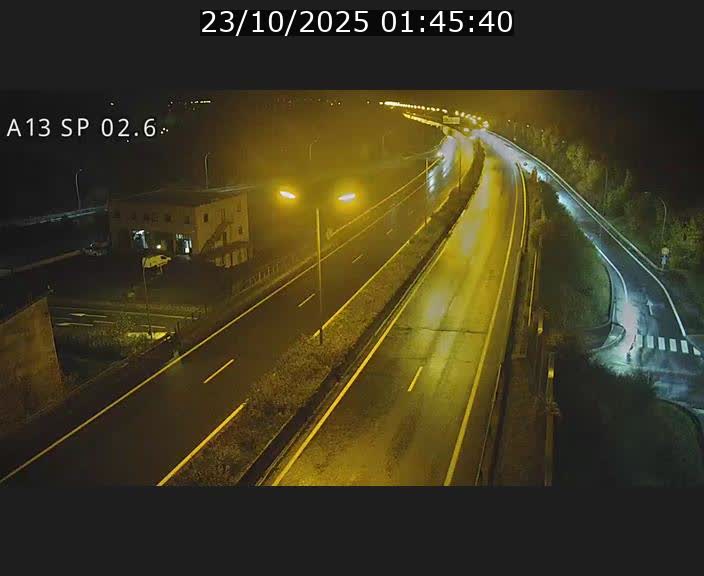 Traffic live webcam Luxembourg Sanem - A13 direction Pétange - BK 2.6
