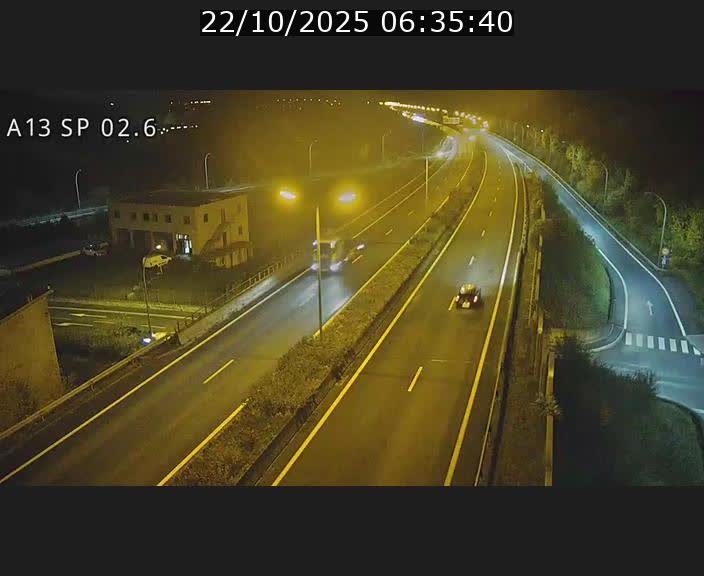 Traffic live webcam Luxembourg Sanem - A13 direction Pétange - BK 2.6