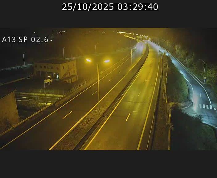 Traffic live webcam Luxembourg Sanem - A13 direction Pétange - BK 2.6