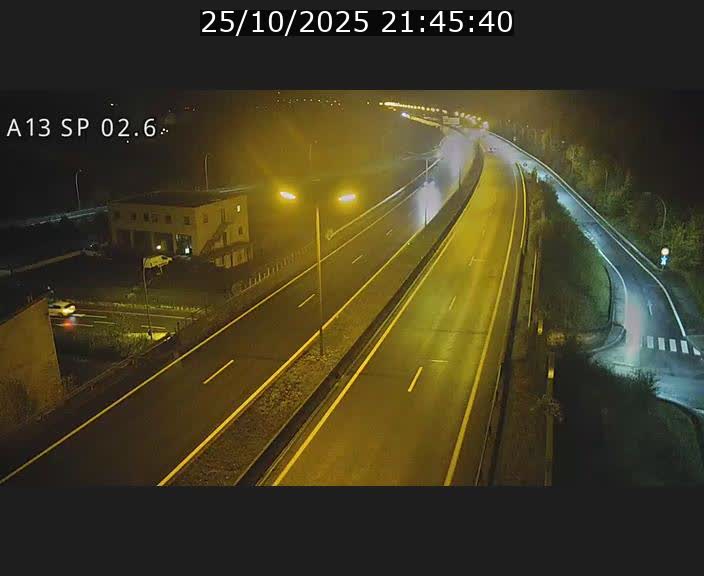 Traffic live webcam Luxembourg Sanem - A13 direction Pétange - BK 2.6
