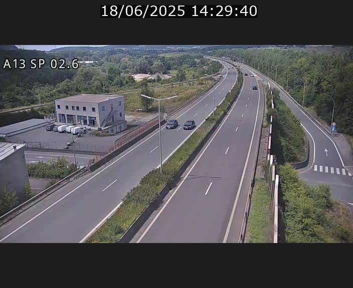 <h2>Traffic live webcam Luxembourg Sanem - A13 direction Pétange - BK 2.6</h2>