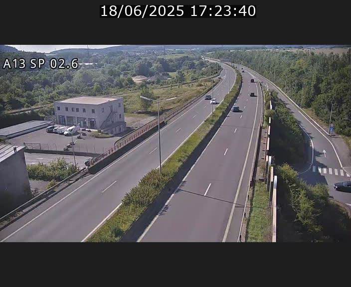 <h2>Traffic live webcam Luxembourg Sanem - A13 direction Pétange - BK 2.6</h2>