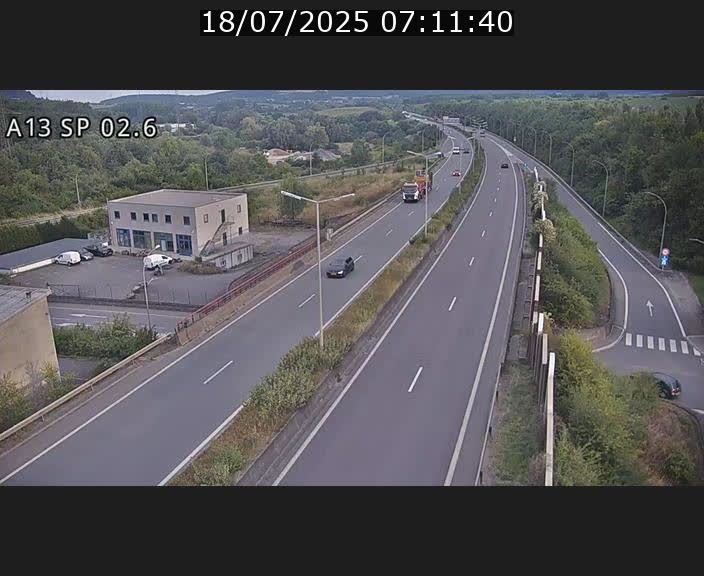 <h2>Traffic live webcam Luxembourg Sanem - A13 direction Pétange - BK 2.6</h2>