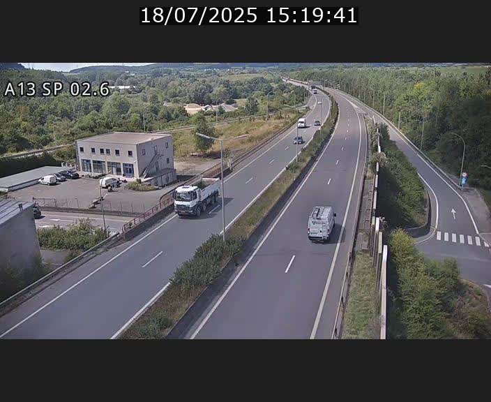<h2>Traffic live webcam Luxembourg Sanem - A13 direction Pétange - BK 2.6</h2>