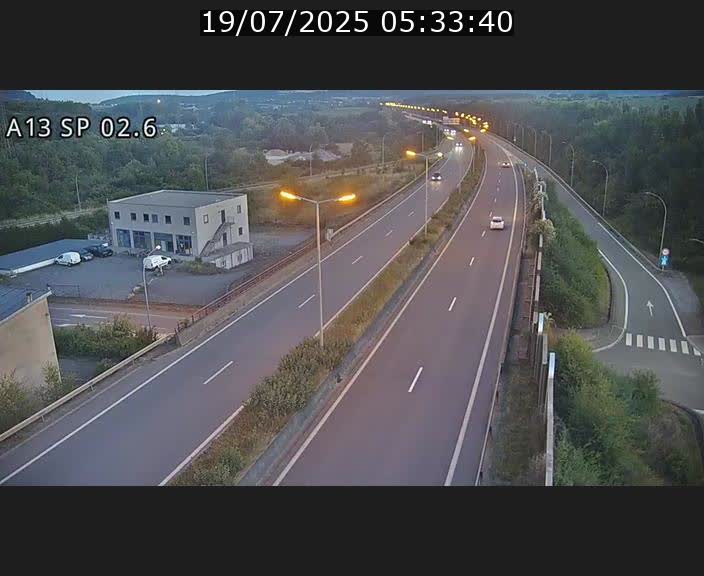 <h2>Traffic live webcam Luxembourg Sanem - A13 direction Pétange - BK 2.6</h2>