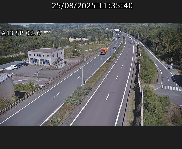<h2>Traffic live webcam Luxembourg Sanem - A13 direction Pétange - BK 2.6</h2>