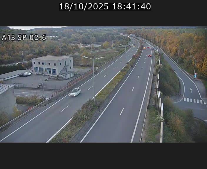 <h2>Traffic live webcam Luxembourg Sanem - A13 direction Pétange - BK 2.6</h2>
