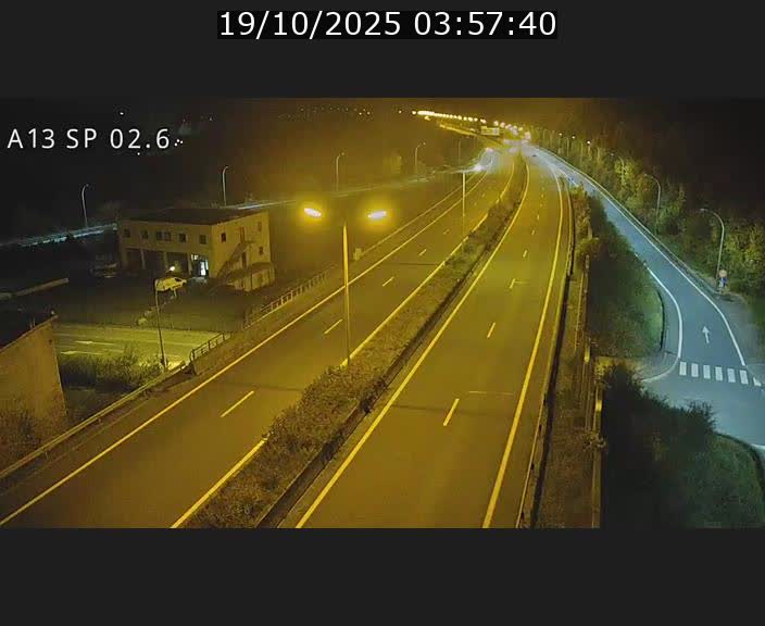 <h2>Traffic live webcam Luxembourg Sanem - A13 direction Pétange - BK 2.6</h2>