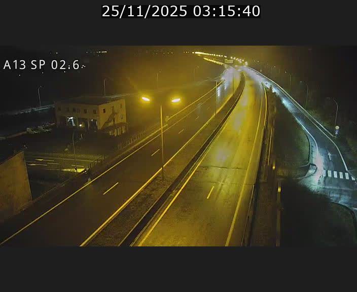 <h2>Traffic live webcam Luxembourg Sanem - A13 direction Pétange - BK 2.6</h2>