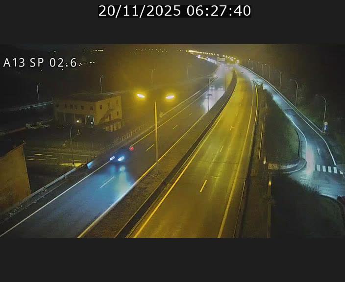 <h2>Traffic live webcam Luxembourg Sanem - A13 direction Pétange - BK 2.6</h2>