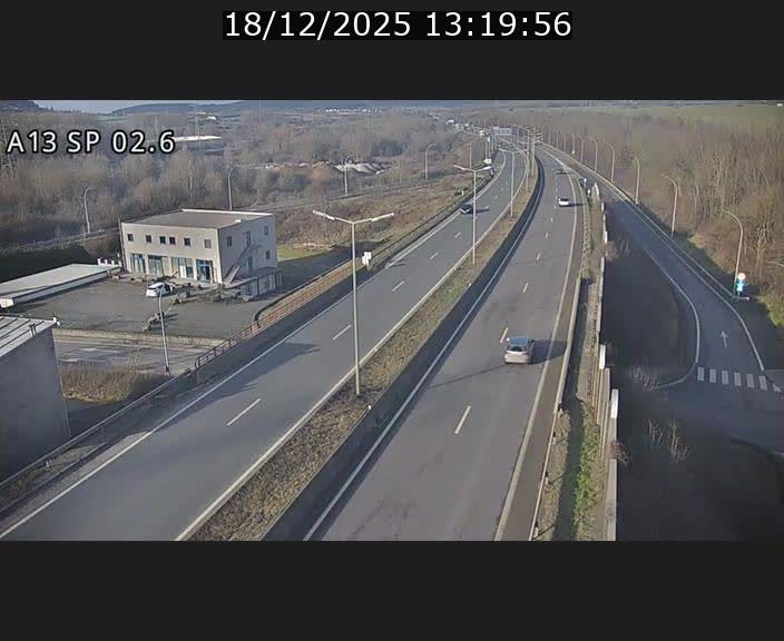 <h2>Traffic live webcam Luxembourg Sanem - A13 direction Pétange - BK 2.6</h2>