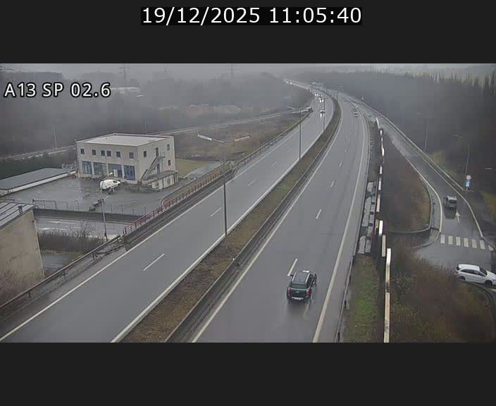 <h2>Traffic live webcam Luxembourg Sanem - A13 direction Pétange - BK 2.6</h2>