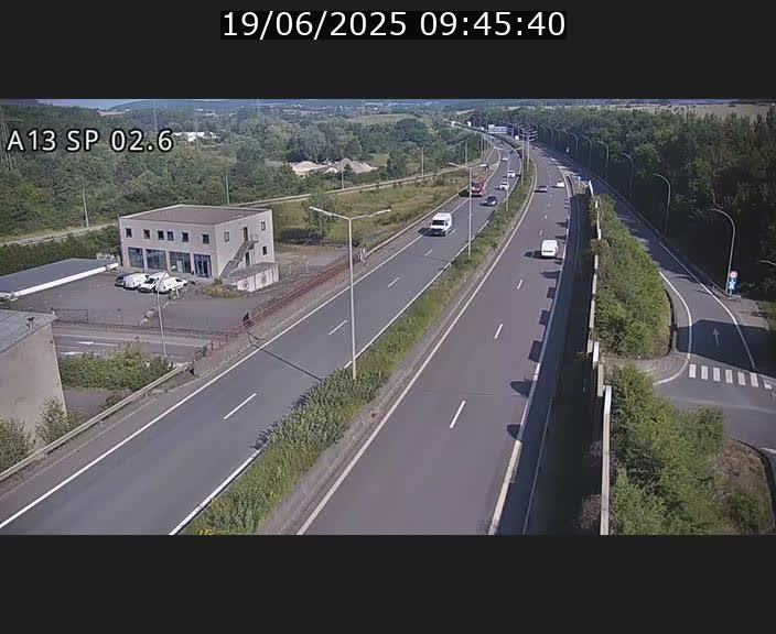 <h2>Traffic live webcam Luxembourg Sanem - A13 direction Pétange - BK 2.6</h2>