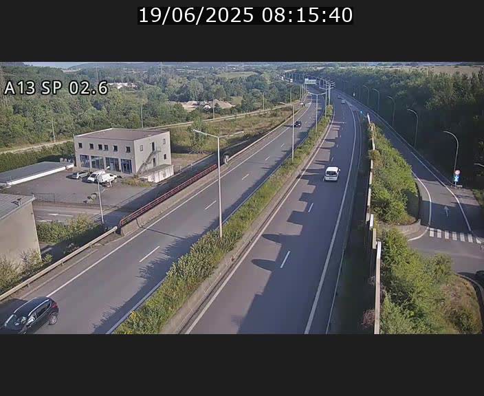 <h2>Traffic live webcam Luxembourg Sanem - A13 direction Pétange - BK 2.6</h2>