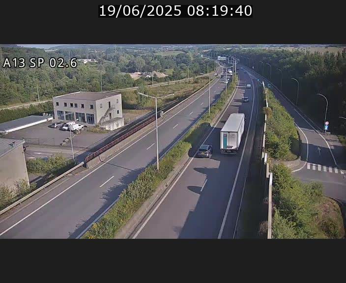 <h2>Traffic live webcam Luxembourg Sanem - A13 direction Pétange - BK 2.6</h2>