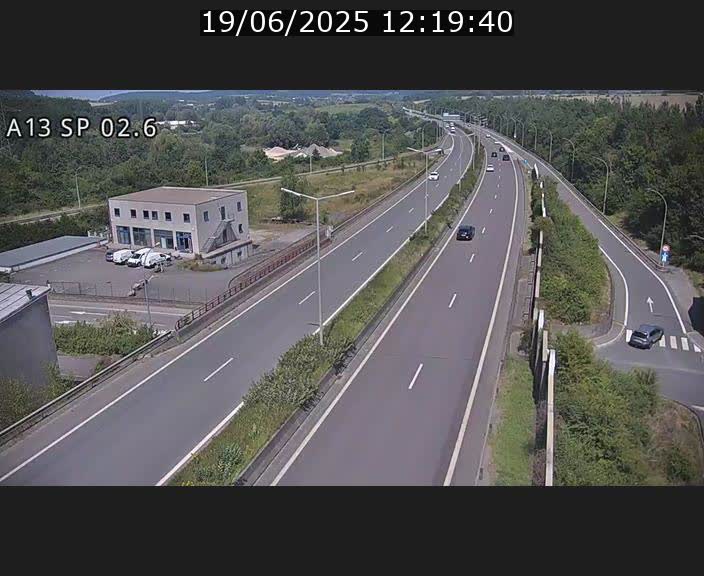 <h2>Traffic live webcam Luxembourg Sanem - A13 direction Pétange - BK 2.6</h2>