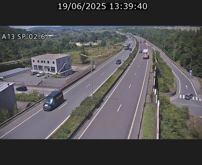 <h2>Traffic live webcam Luxembourg Sanem - A13 direction Pétange - BK 2.6</h2>