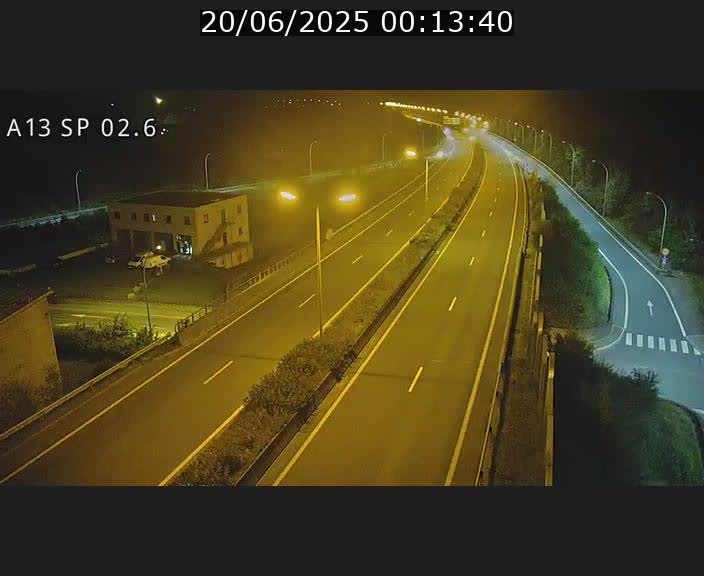 <h2>Traffic live webcam Luxembourg Sanem - A13 direction Pétange - BK 2.6</h2>