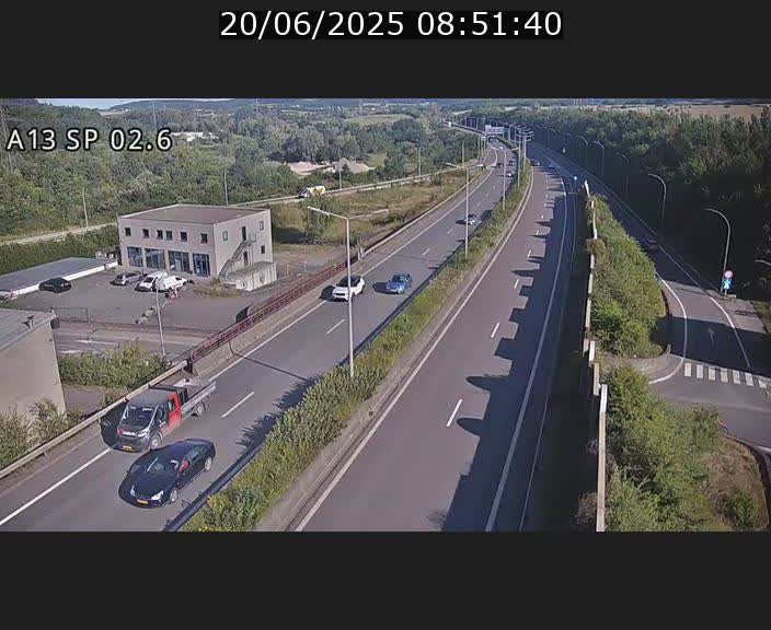 <h2>Traffic live webcam Luxembourg Sanem - A13 direction Pétange - BK 2.6</h2>