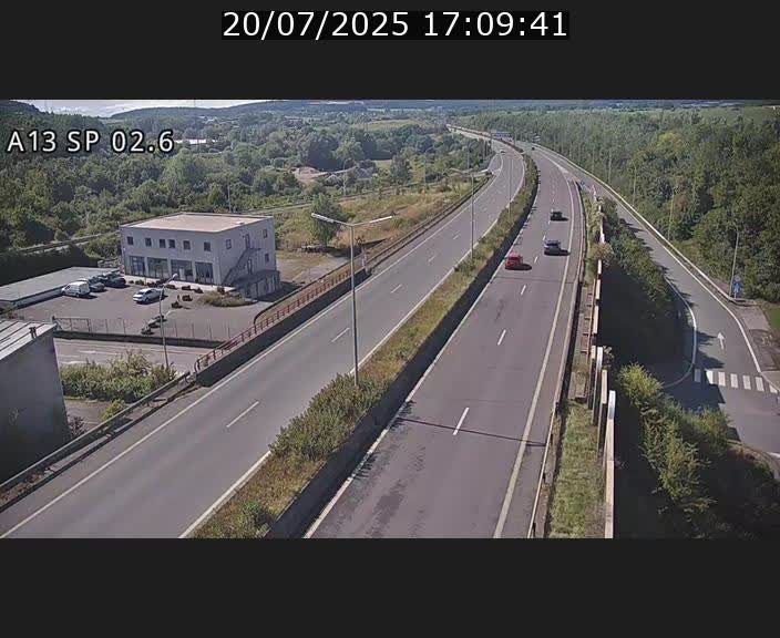 <h2>Traffic live webcam Luxembourg Sanem - A13 direction Pétange - BK 2.6</h2>