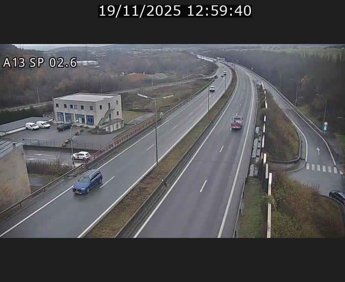 <h2>Traffic live webcam Luxembourg Sanem - A13 direction Pétange - BK 2.6</h2>