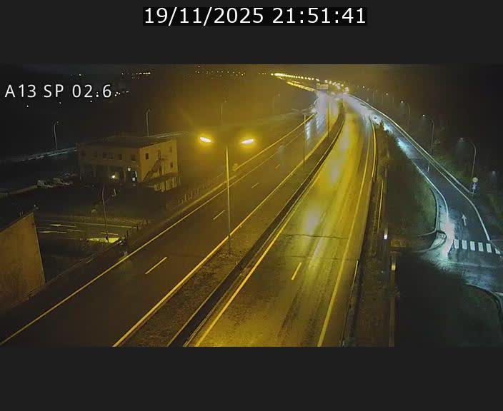 <h2>Traffic live webcam Luxembourg Sanem - A13 direction Pétange - BK 2.6</h2>
