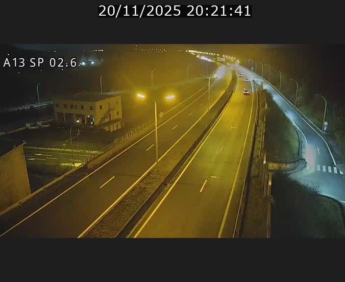 <h2>Traffic live webcam Luxembourg Sanem - A13 direction Pétange - BK 2.6</h2>