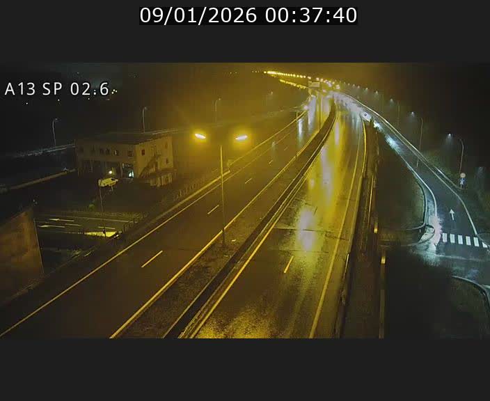 <h2>Traffic live webcam Luxembourg Sanem - A13 direction Pétange - BK 2.6</h2>