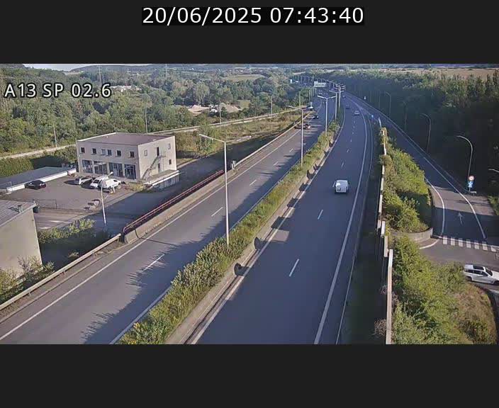<h2>Traffic live webcam Luxembourg Sanem - A13 direction Pétange - BK 2.6</h2>