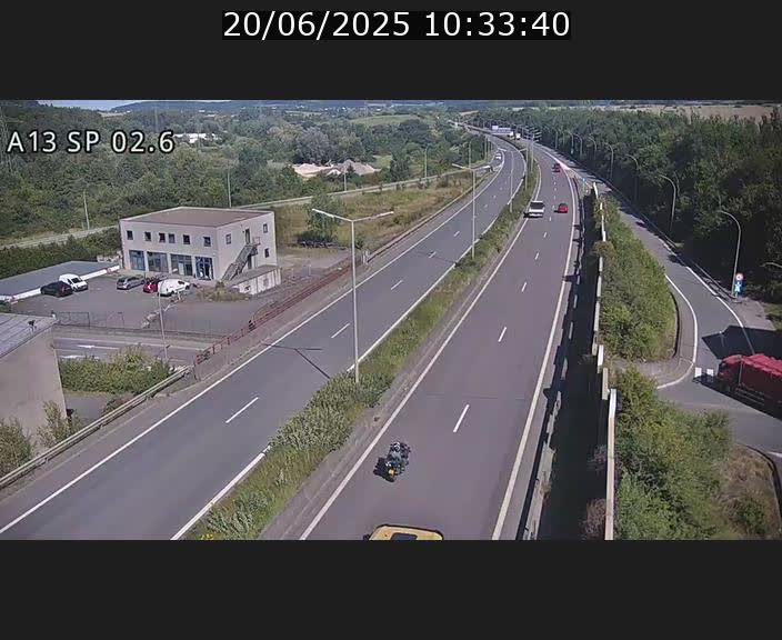 <h2>Traffic live webcam Luxembourg Sanem - A13 direction Pétange - BK 2.6</h2>