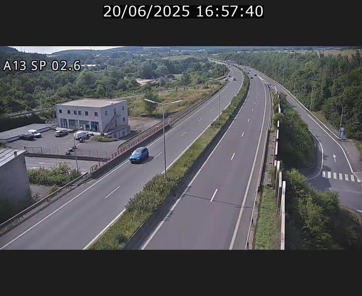 <h2>Traffic live webcam Luxembourg Sanem - A13 direction Pétange - BK 2.6</h2>