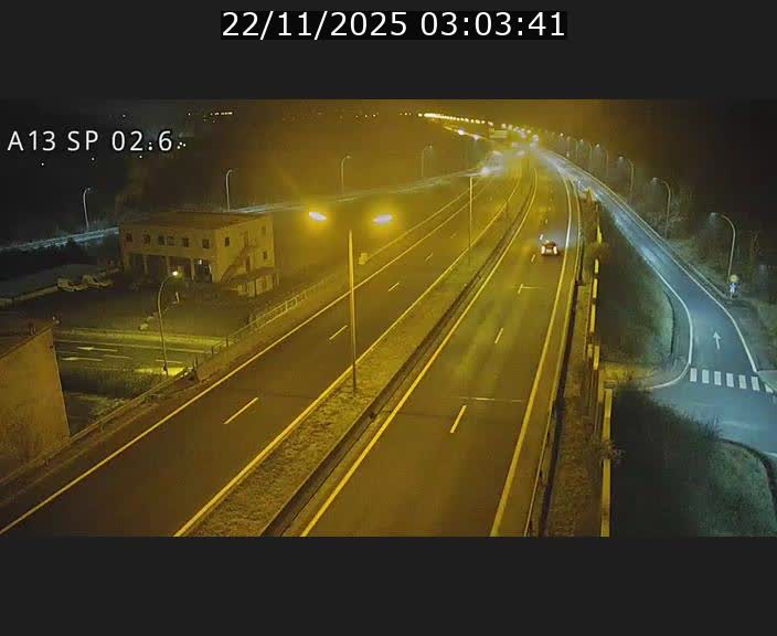 <h2>Traffic live webcam Luxembourg Sanem - A13 direction Pétange - BK 2.6</h2>