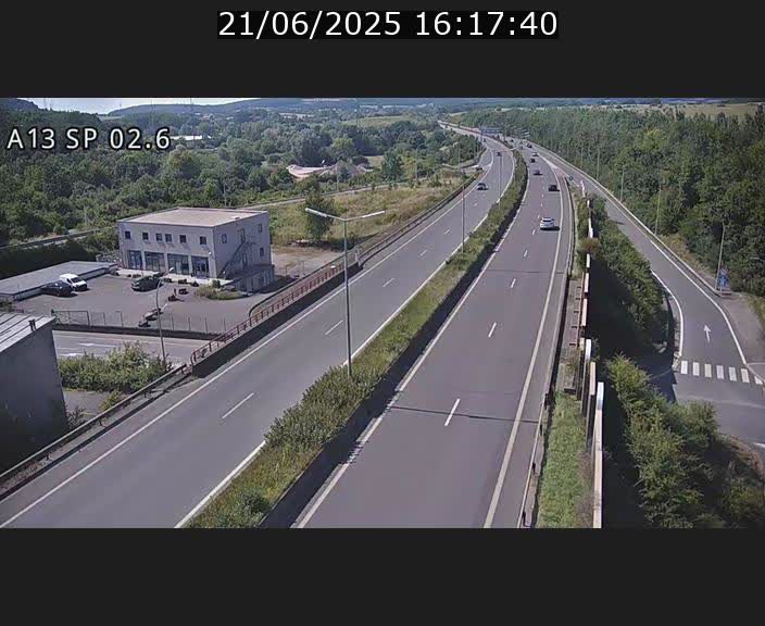 <h2>Traffic live webcam Luxembourg Sanem - A13 direction Pétange - BK 2.6</h2>