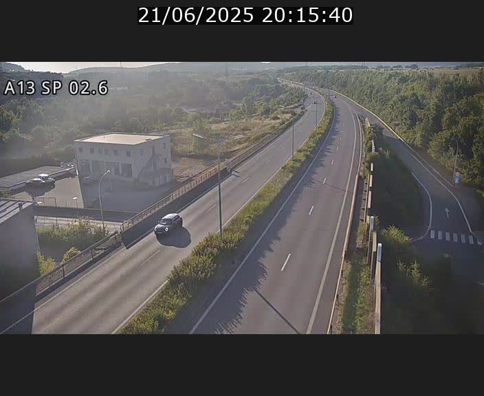 <h2>Traffic live webcam Luxembourg Sanem - A13 direction Pétange - BK 2.6</h2>