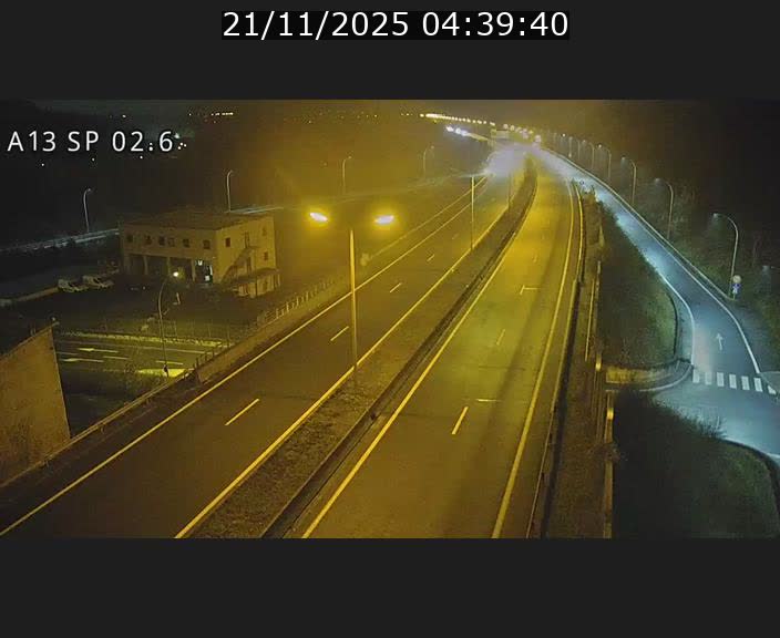 <h2>Traffic live webcam Luxembourg Sanem - A13 direction Pétange - BK 2.6</h2>