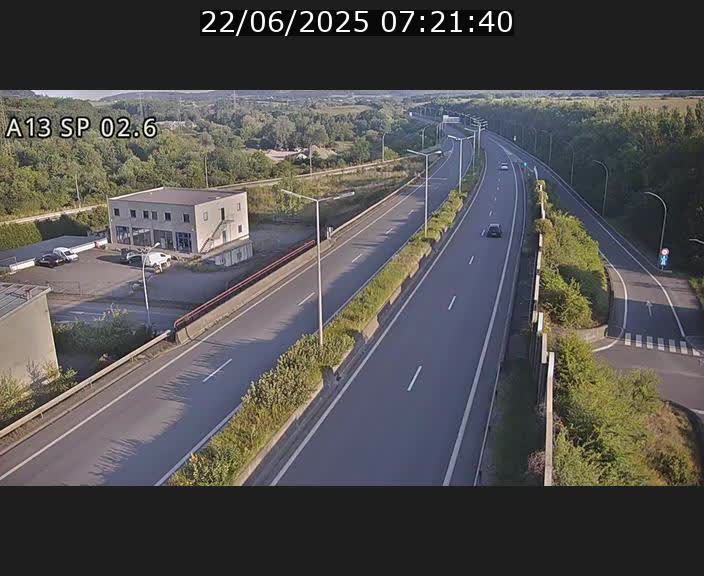 <h2>Traffic live webcam Luxembourg Sanem - A13 direction Pétange - BK 2.6</h2>