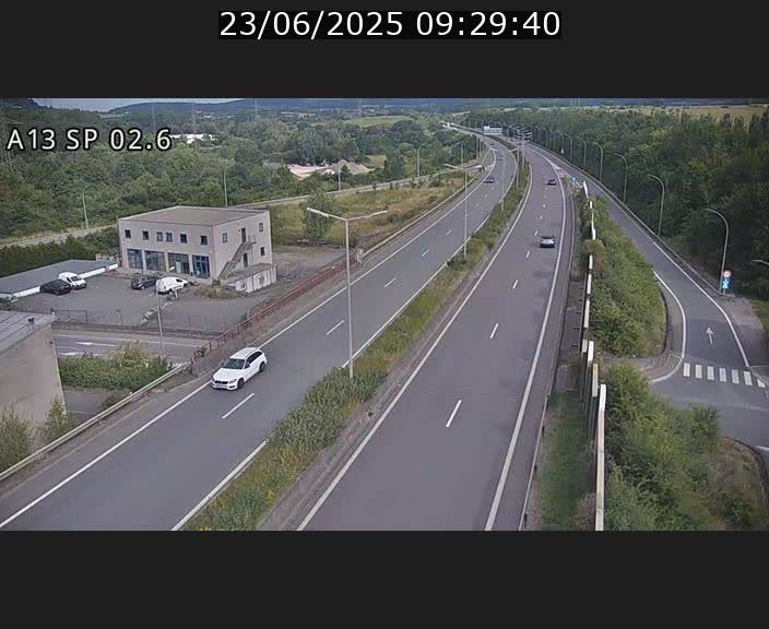 <h2>Traffic live webcam Luxembourg Sanem - A13 direction Pétange - BK 2.6</h2>