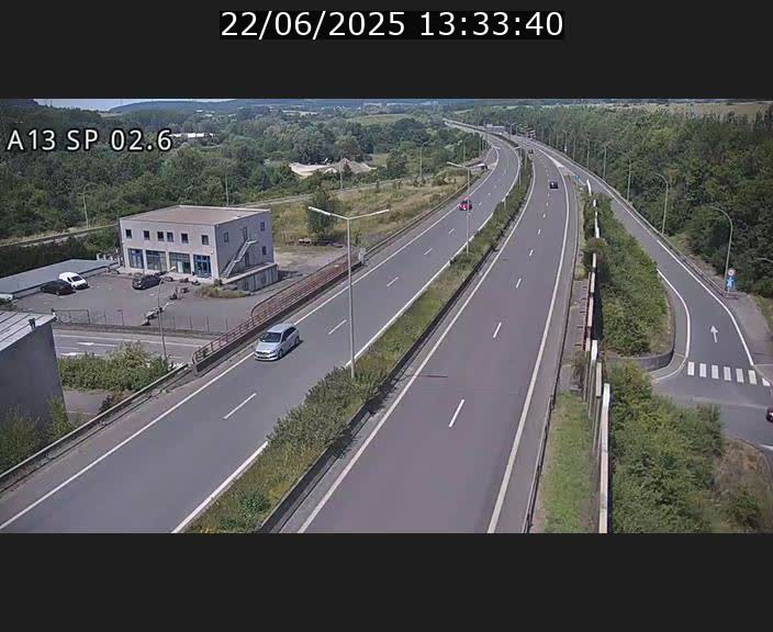 <h2>Traffic live webcam Luxembourg Sanem - A13 direction Pétange - BK 2.6</h2>