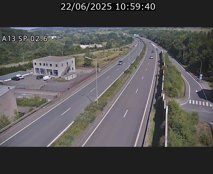<h2>Traffic live webcam Luxembourg Sanem - A13 direction Pétange - BK 2.6</h2>