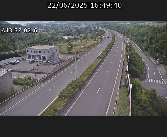 <h2>Traffic live webcam Luxembourg Sanem - A13 direction Pétange - BK 2.6</h2>