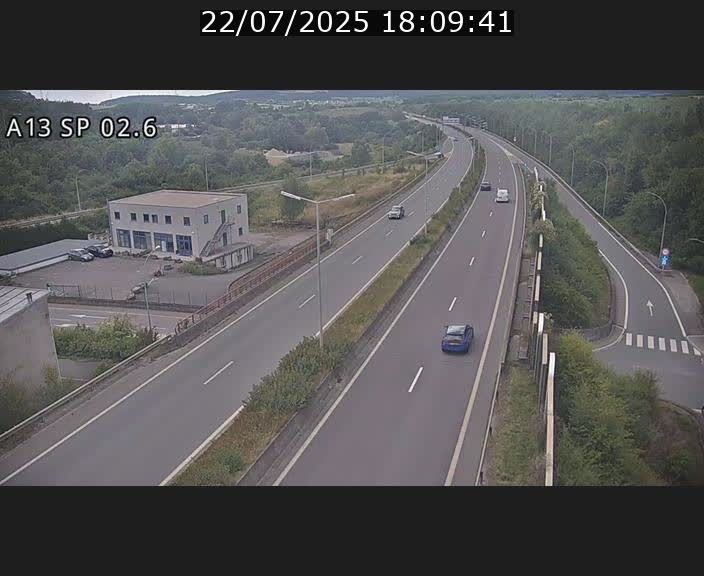 <h2>Traffic live webcam Luxembourg Sanem - A13 direction Pétange - BK 2.6</h2>