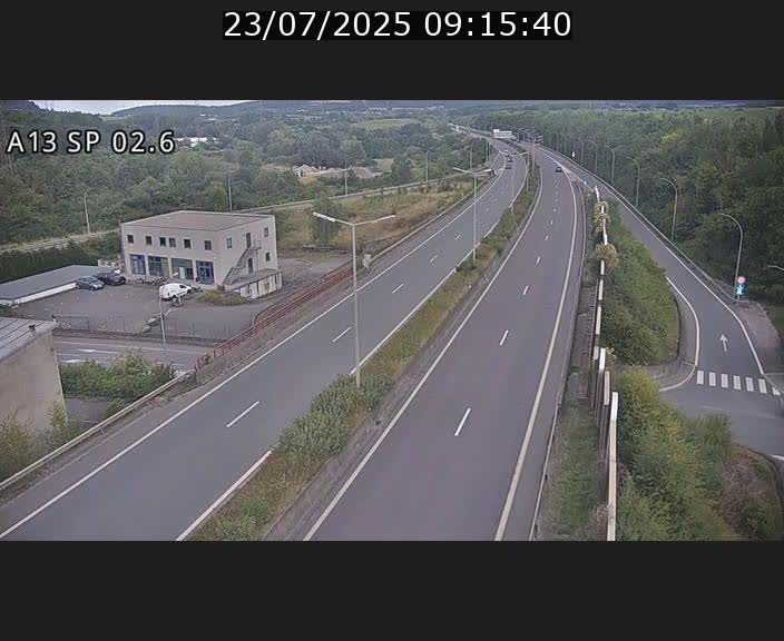 <h2>Traffic live webcam Luxembourg Sanem - A13 direction Pétange - BK 2.6</h2>