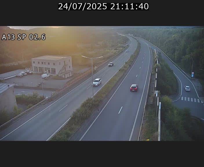 <h2>Traffic live webcam Luxembourg Sanem - A13 direction Pétange - BK 2.6</h2>