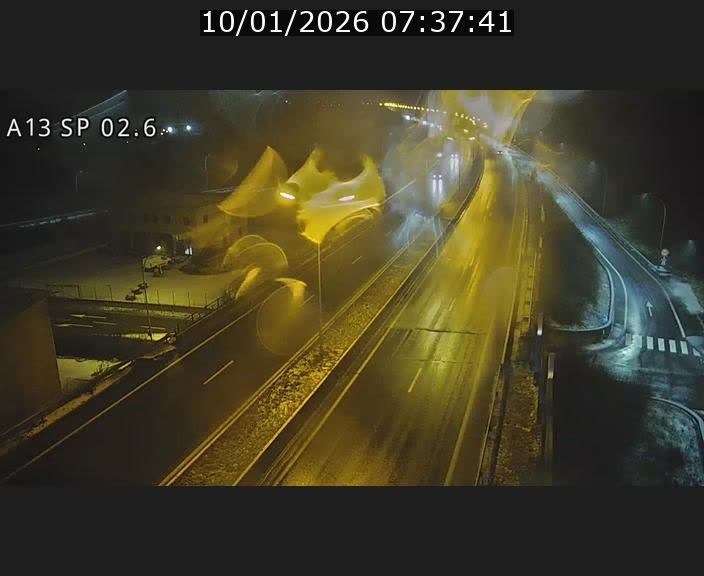 <h2>Traffic live webcam Luxembourg Sanem - A13 direction Pétange - BK 2.6</h2>