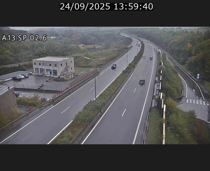 <h2>Traffic live webcam Luxembourg Sanem - A13 direction Pétange - BK 2.6</h2>