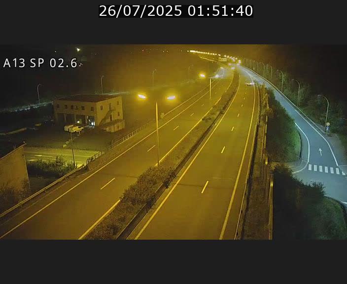 <h2>Traffic live webcam Luxembourg Sanem - A13 direction Pétange - BK 2.6</h2>